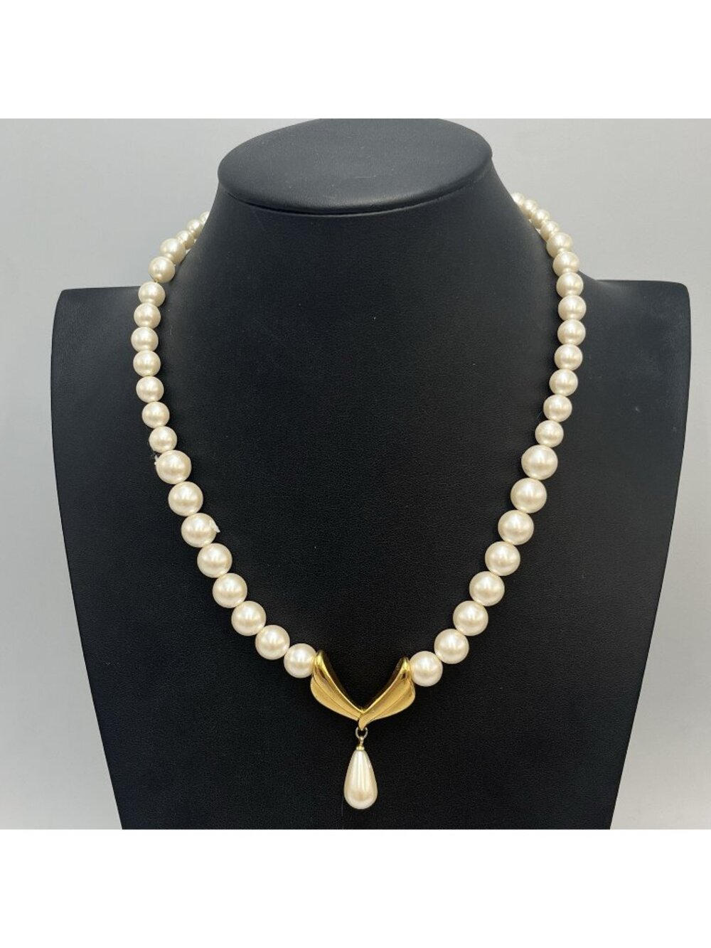 Vintage 80s Napier Necklace Faux Pearl Beaded Gold Tone Patent 4,774,743